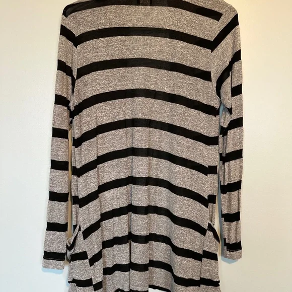 Black and Gray Open Front Cardigan Sweater - Picture 2 of 3